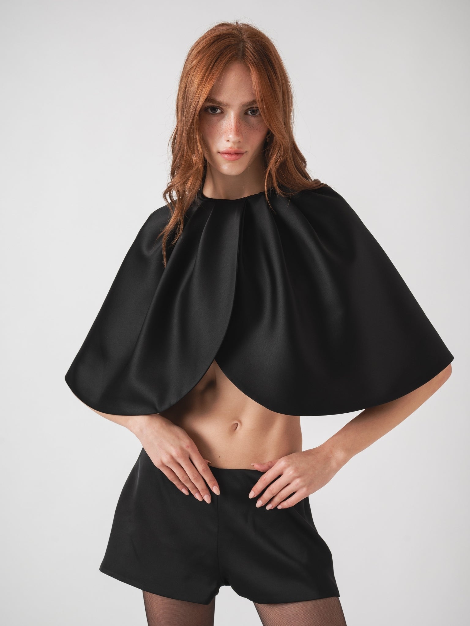 TULIP CAPE - BLACK