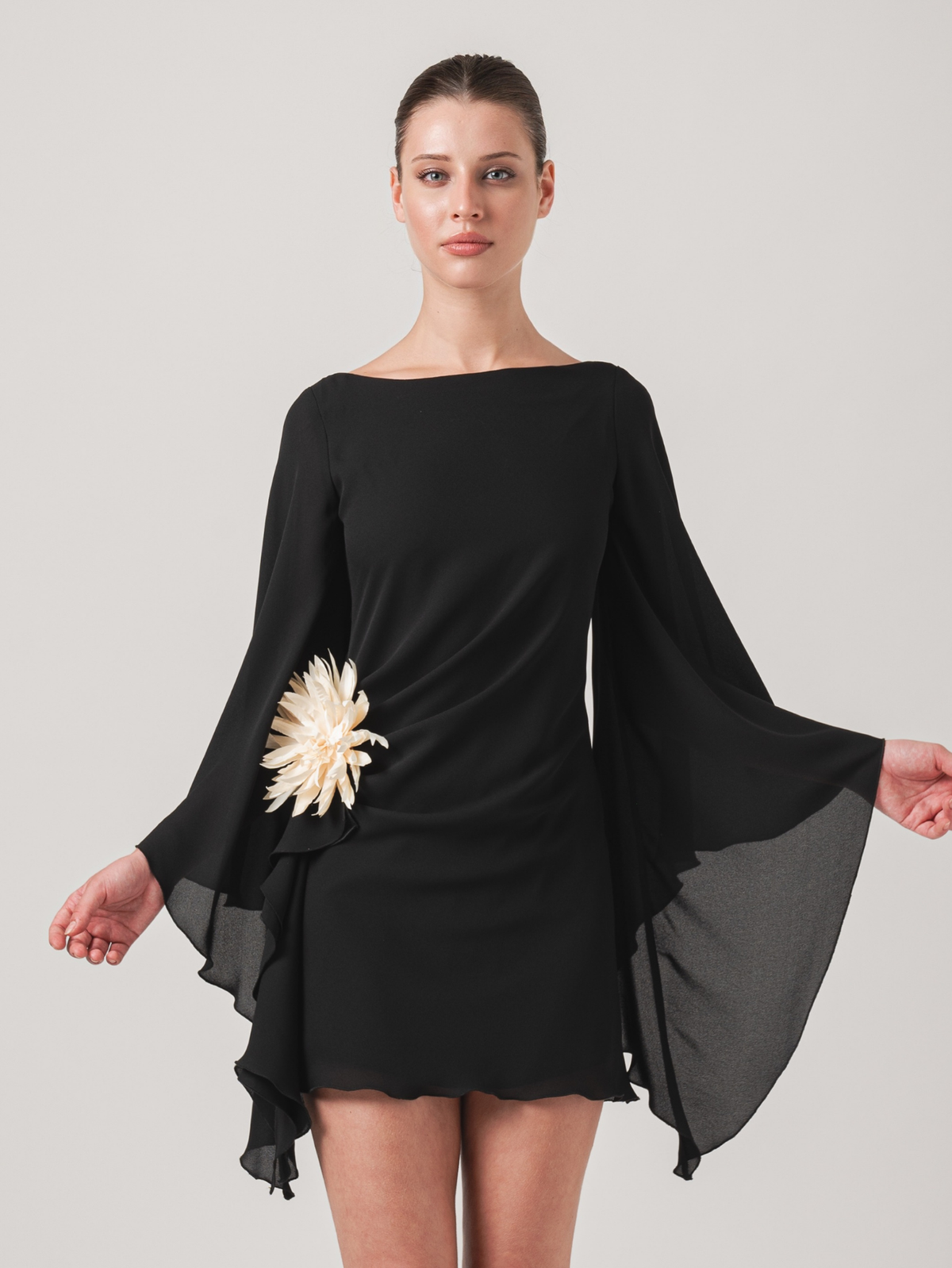 LEONIE MINI DRESS - BLACK & CREAM