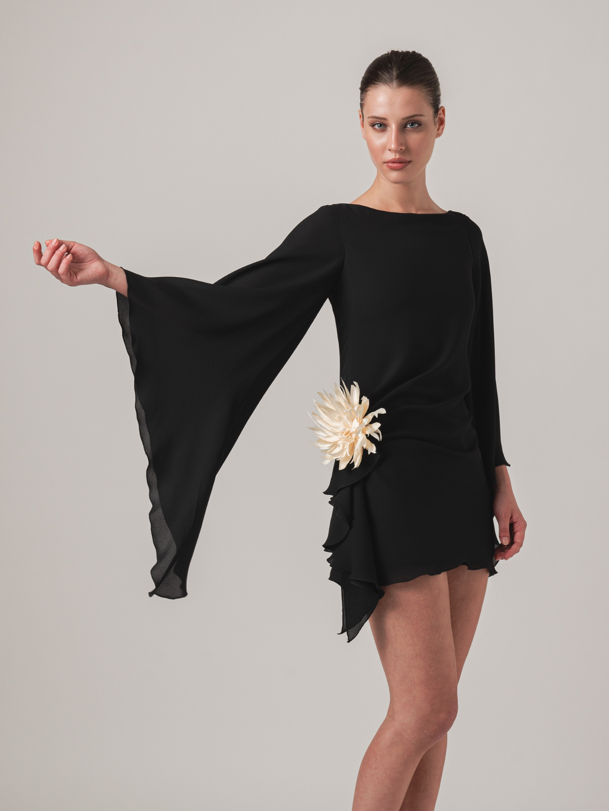 LEONIE MINI DRESS - BLACK & CREAM
