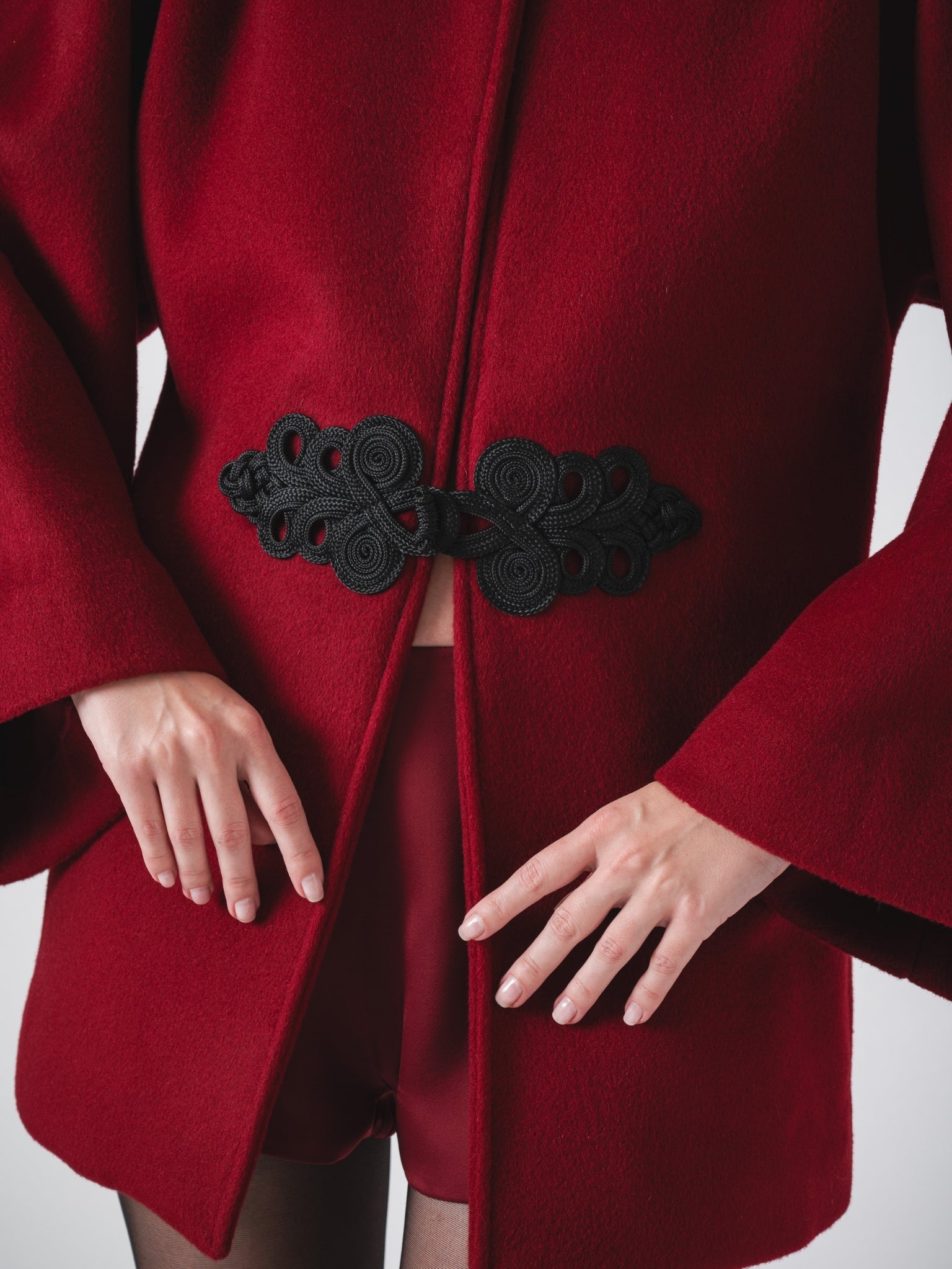 LOTUS SHORT COAT - WINE WOOL