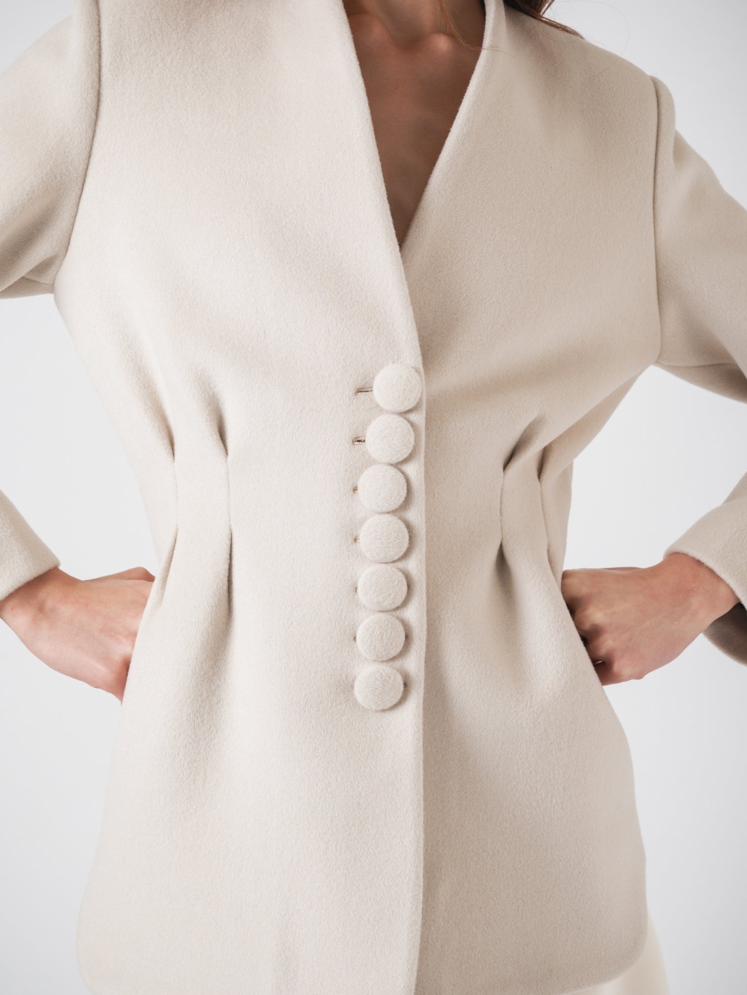 CINTRÉ SHORT COAT - OFF WHITE CASHMERE BLEND