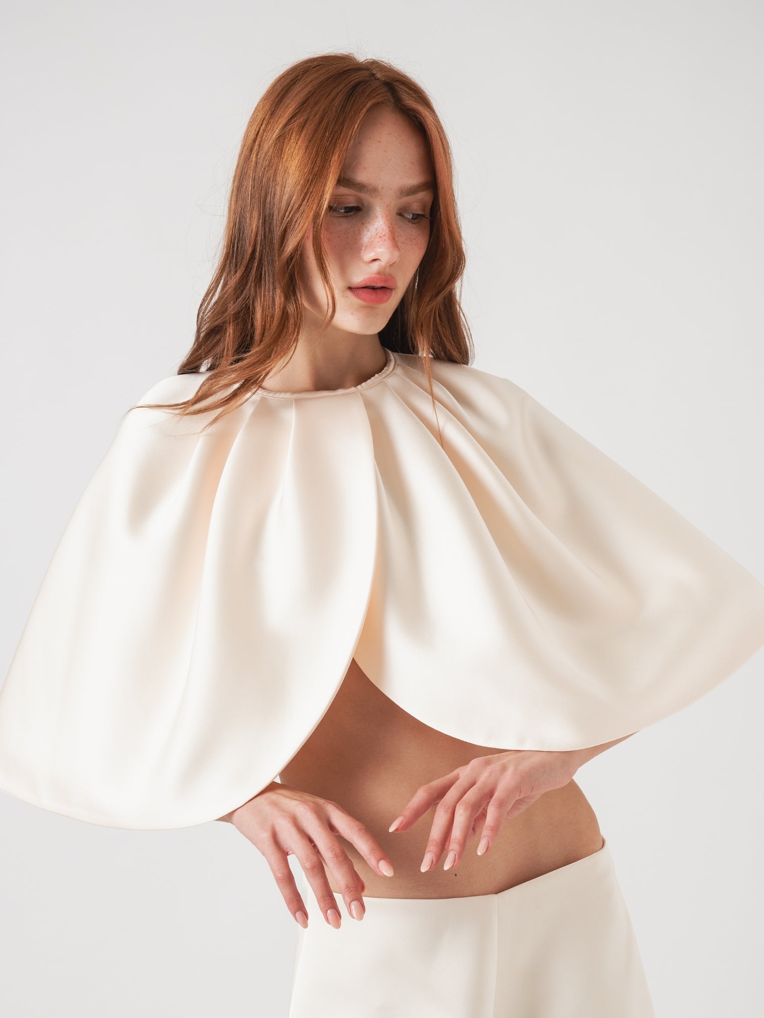 TULIP CAPE - CREAM