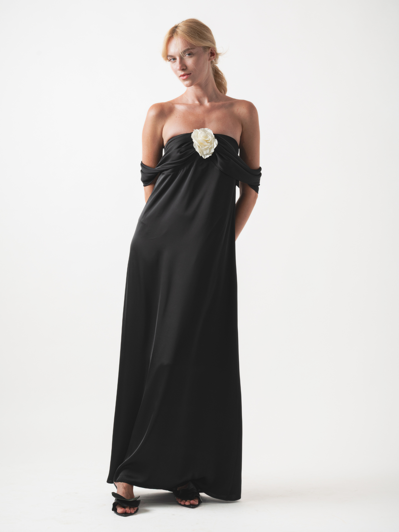 ROSE MAXI DRESS - BLACK
