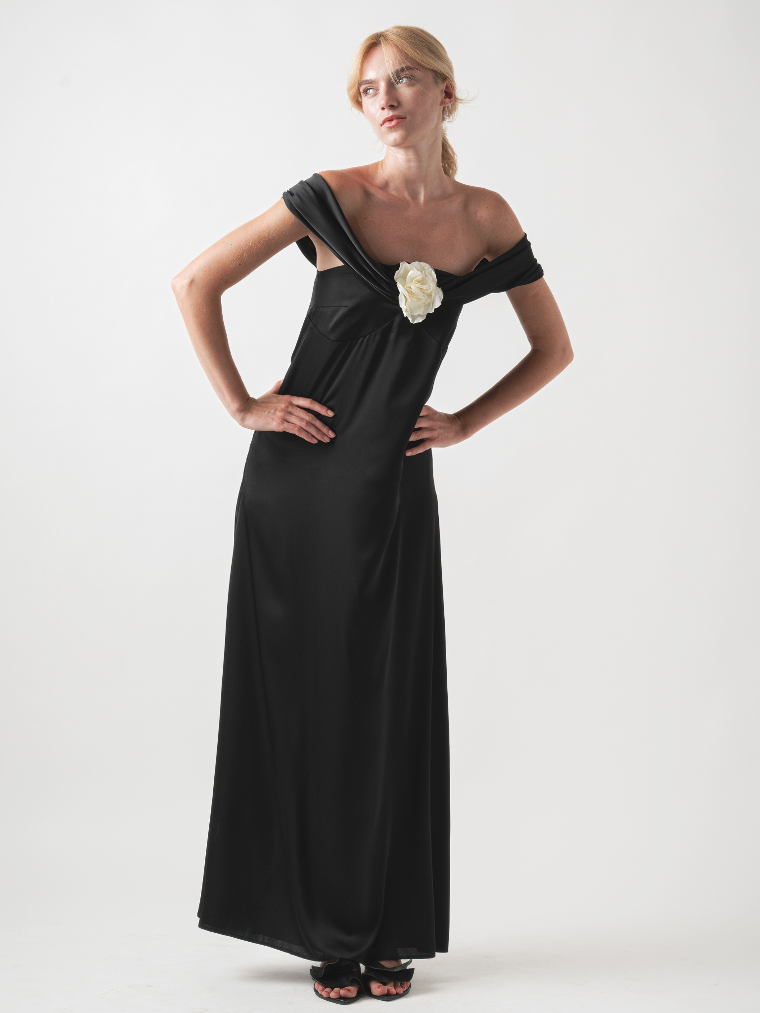 ROSE MAXI DRESS - BLACK
