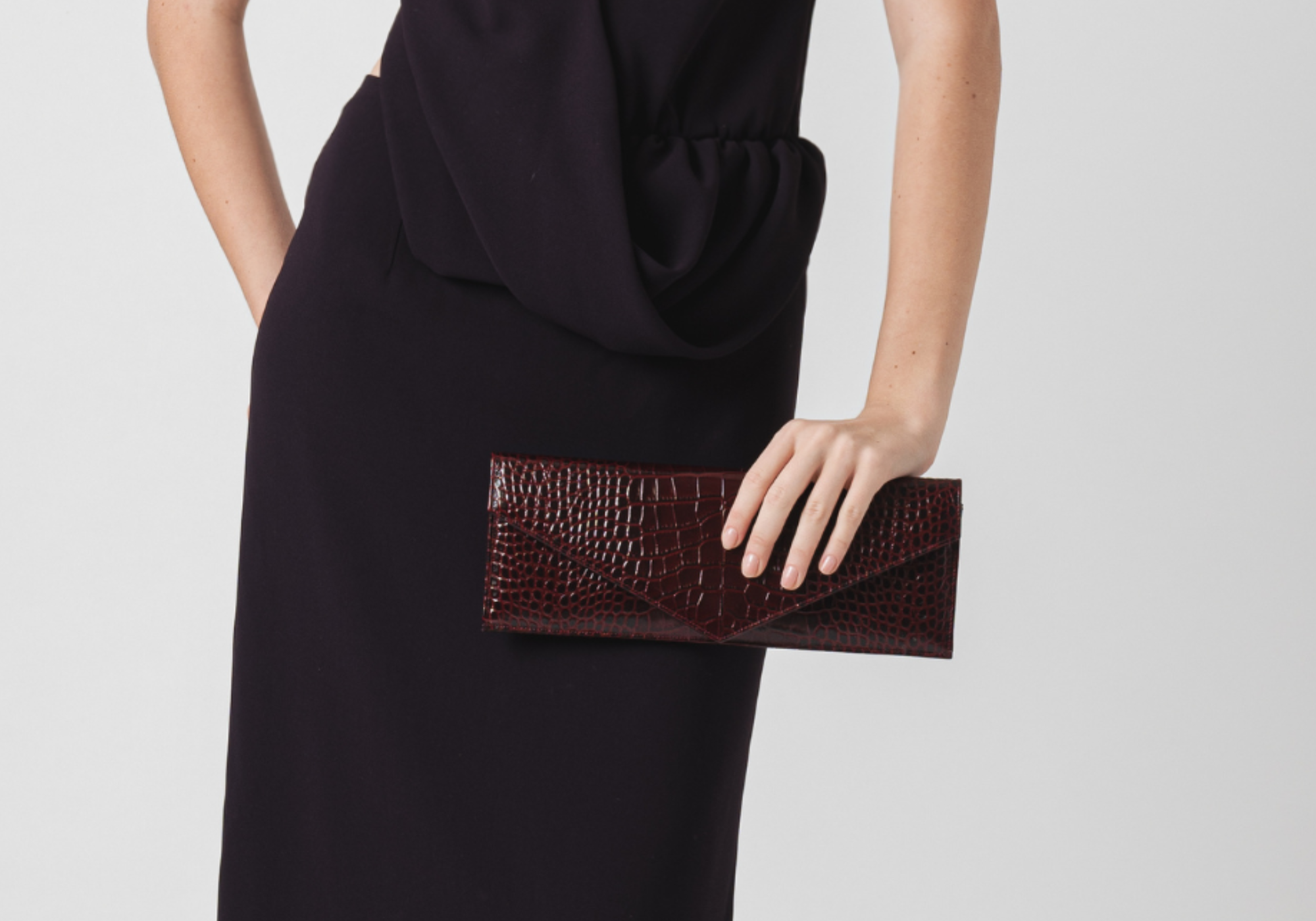 THE ENVELOPE CLUTCH - BORDEAUX
