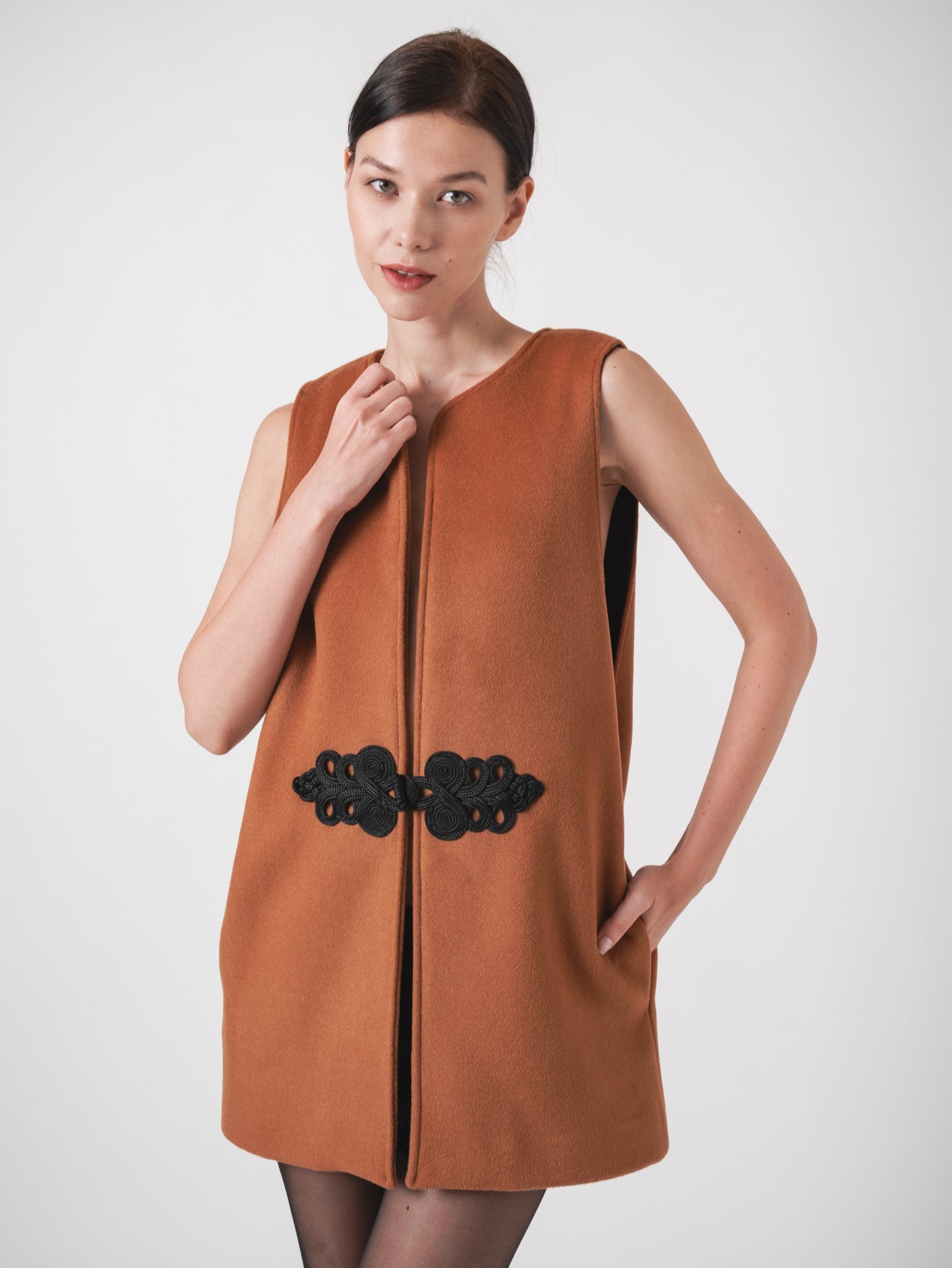 LOTUS GILET - BRICK WOOL