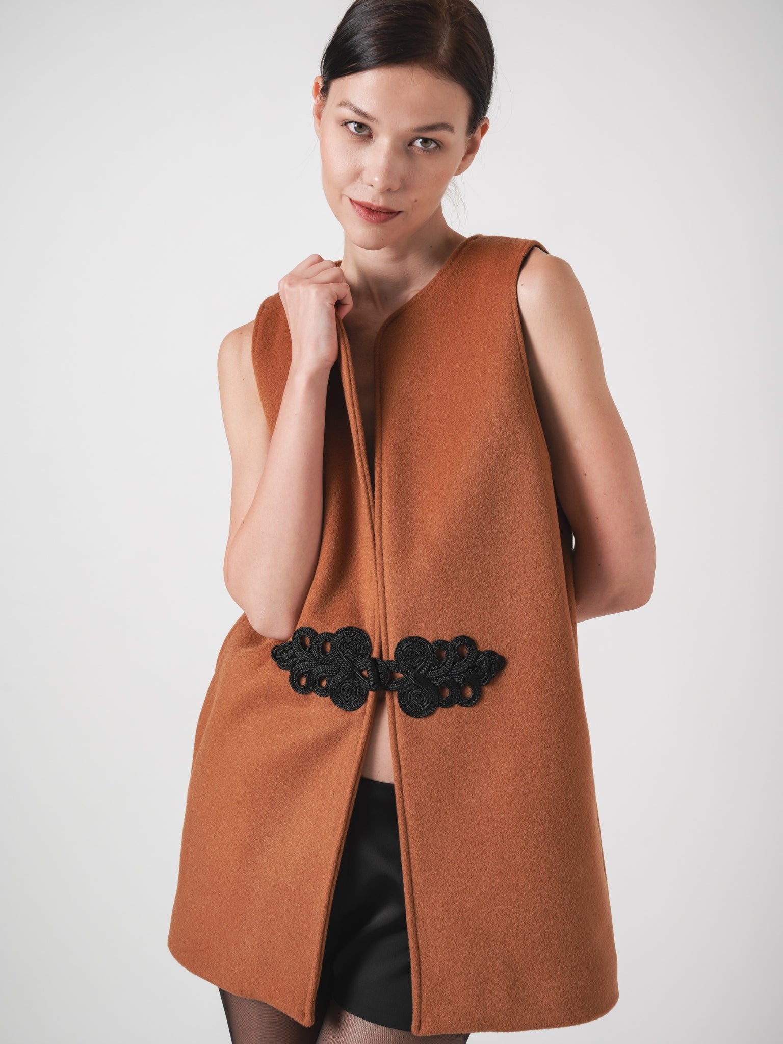 LOTUS GILET - BRICK WOOL