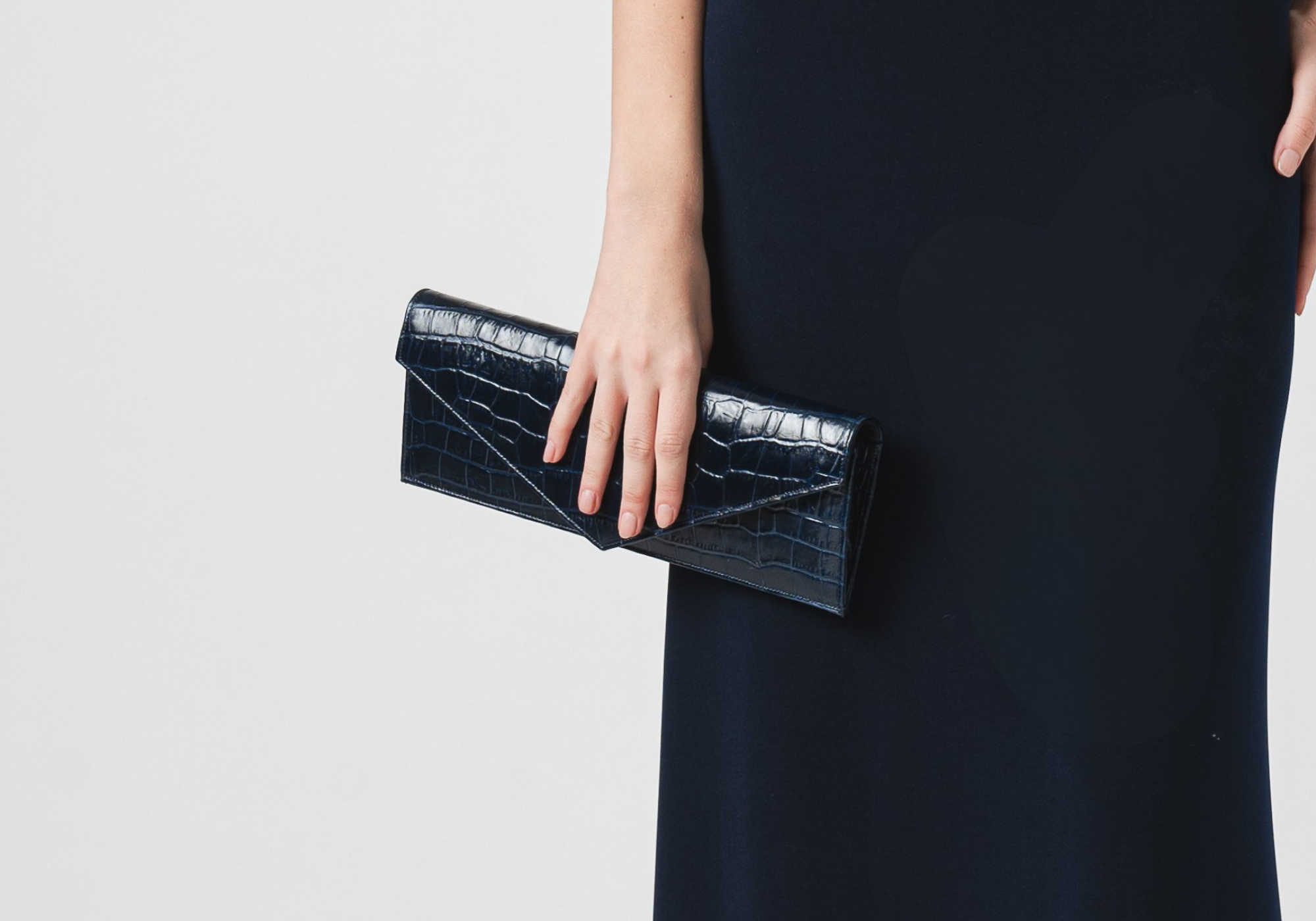 THE ENVELOPE CLUTCH - NAVY