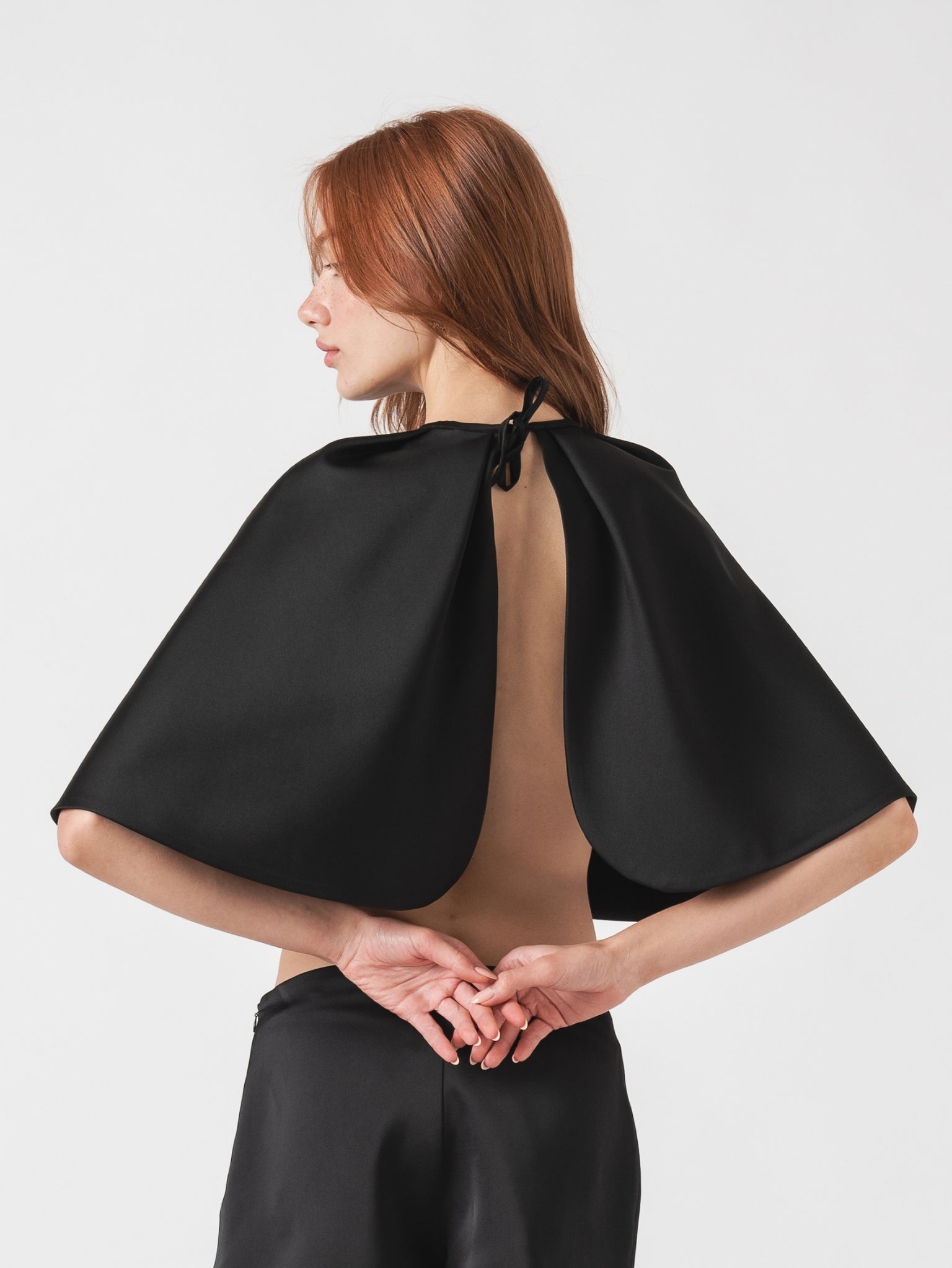 TULIP CAPE - BLACK