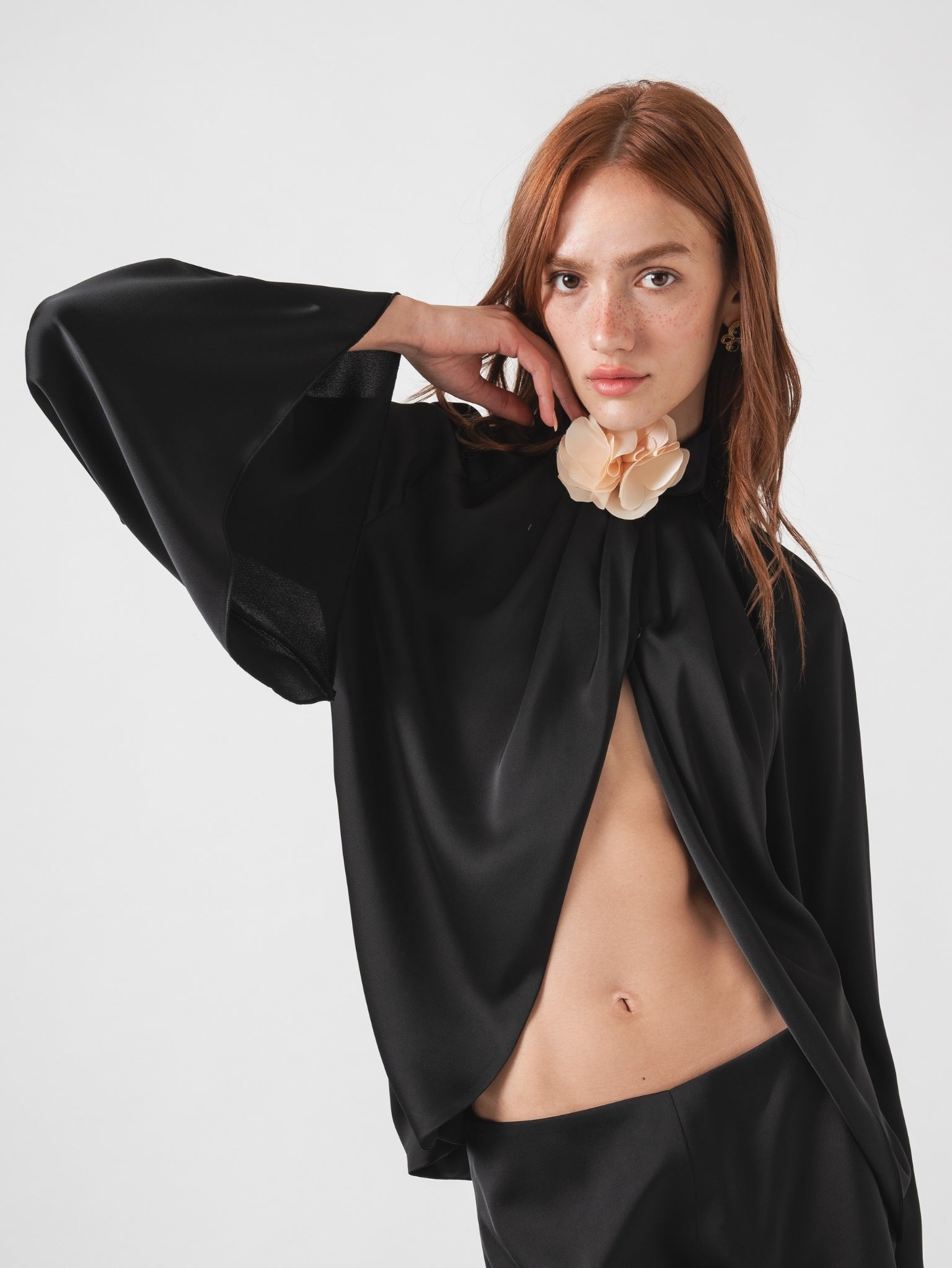 LYRA TOP - BLACK