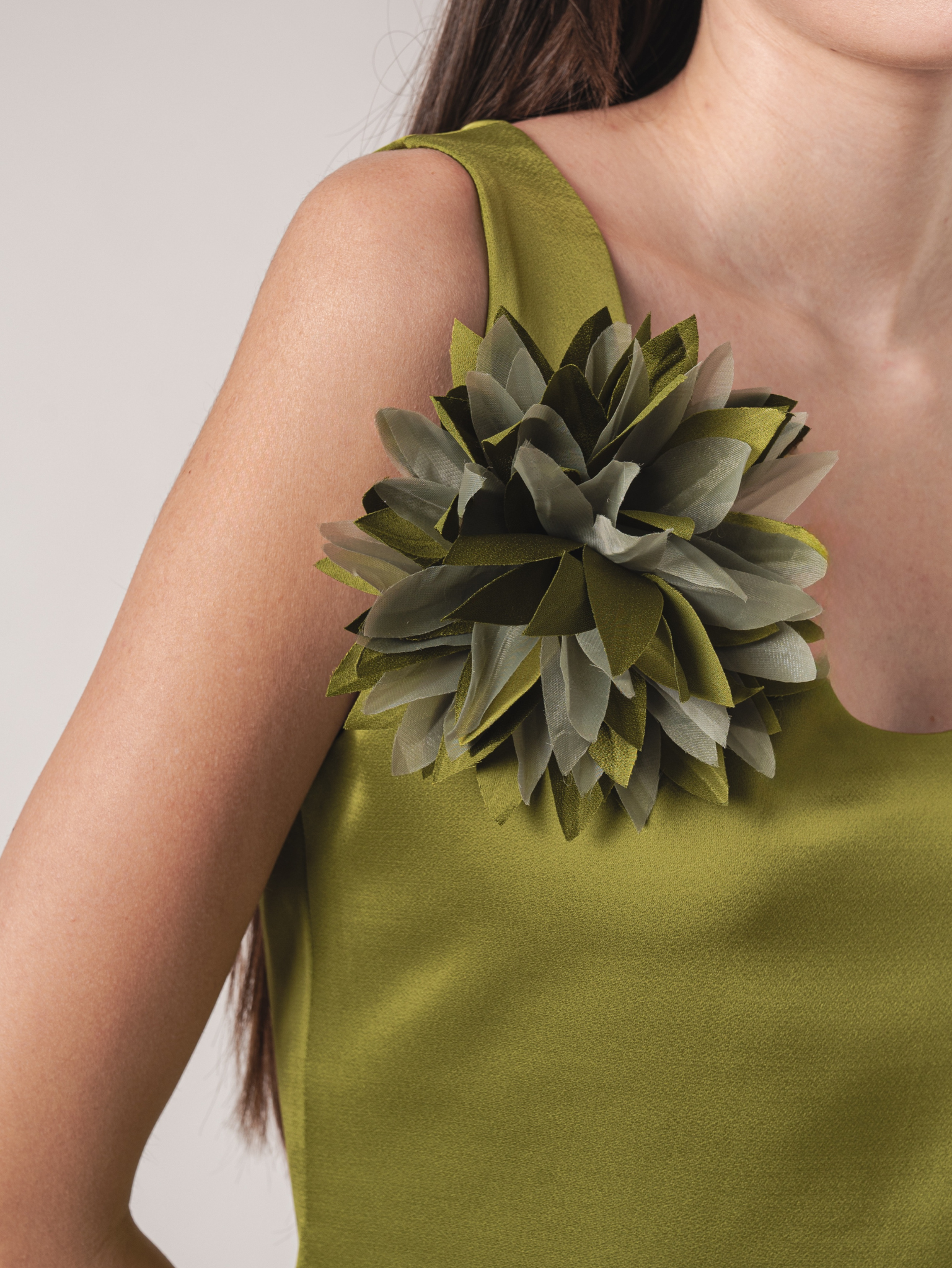 CAMELIA TOP - OLIVE