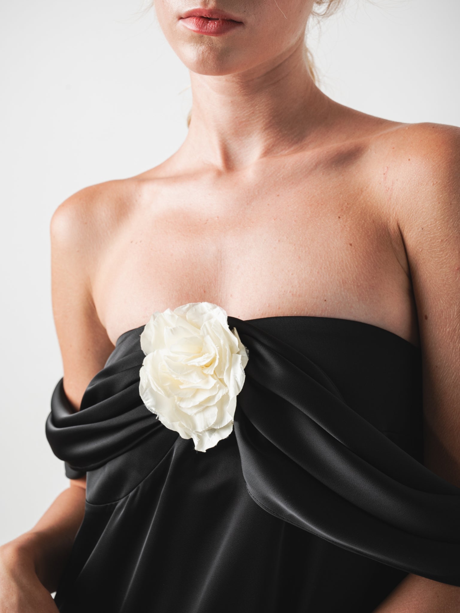 ROSE MAXI DRESS - BLACK