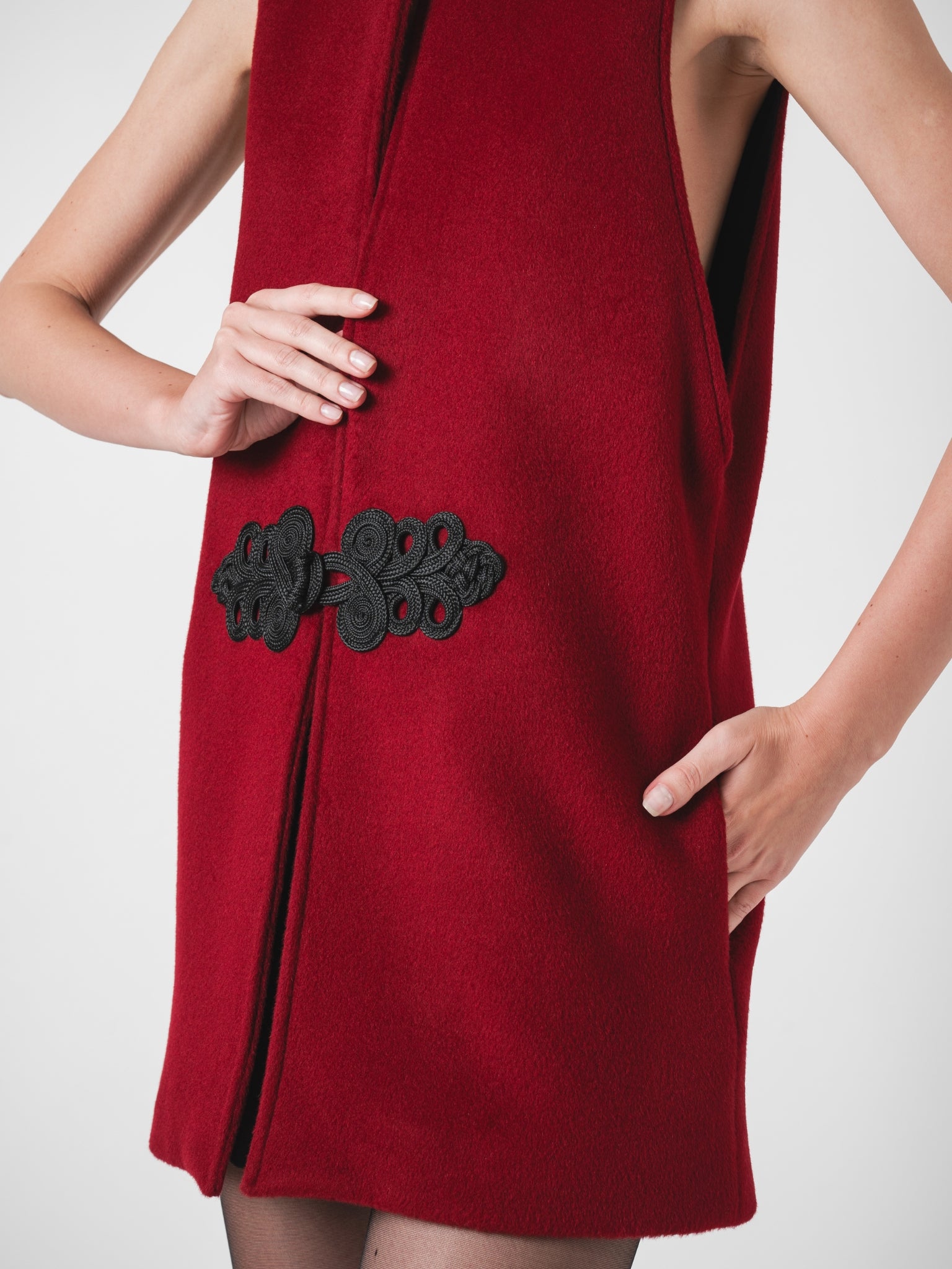 LOTUS GILET - WINE WOOL