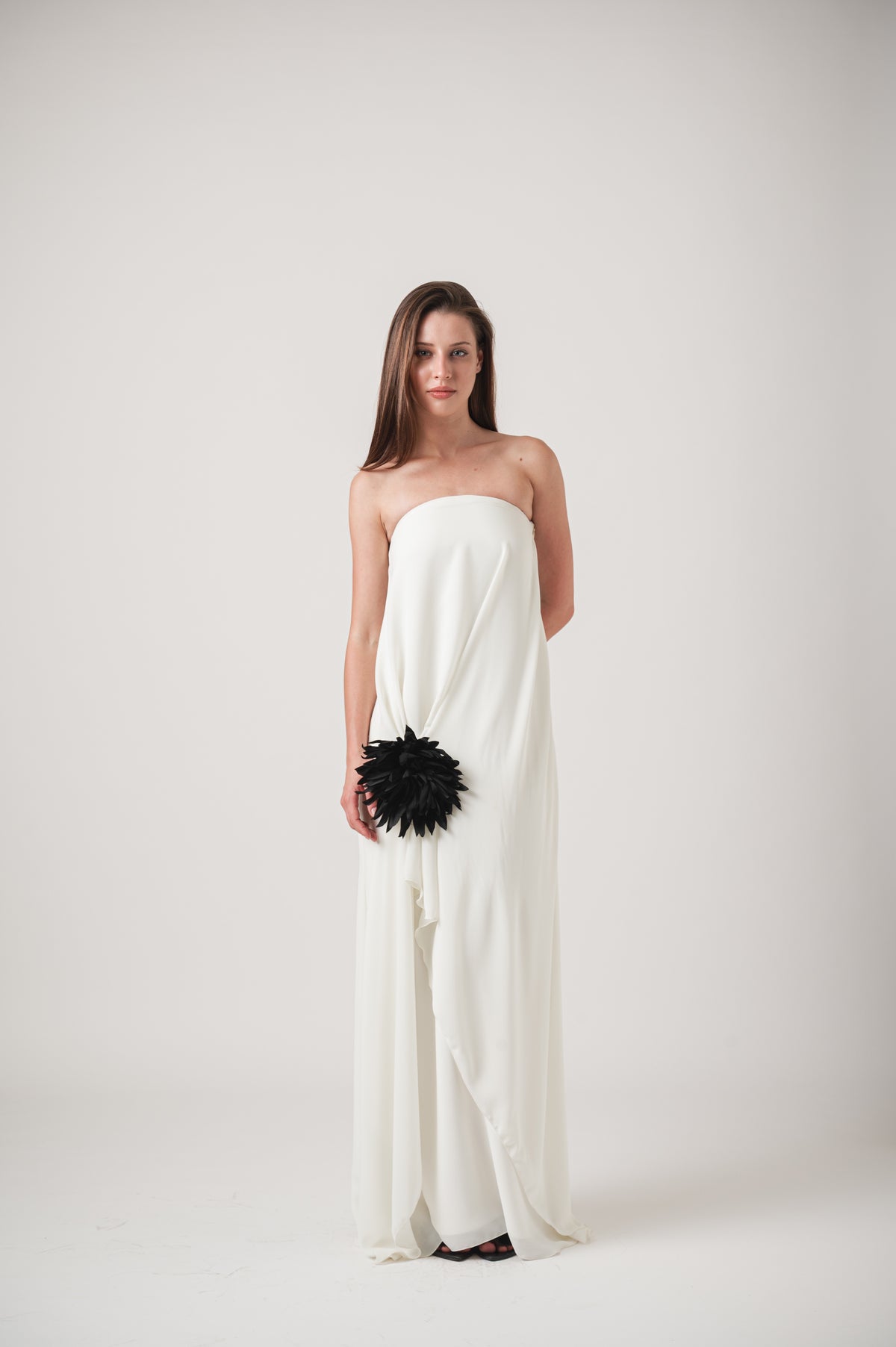 AMALIA MAXI DRESS - OFF WHITE & BLACK